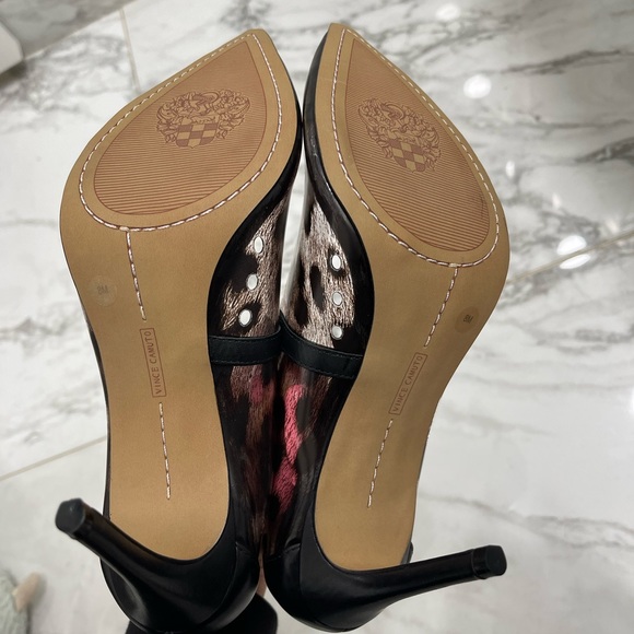 Vince Camuto size 8 leopard pumps never worn - Picture 4 of 5